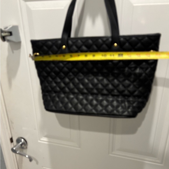 St. John Quilted Black And Gold Leather  Purse Shoulder Bag - Picture 6 of 11